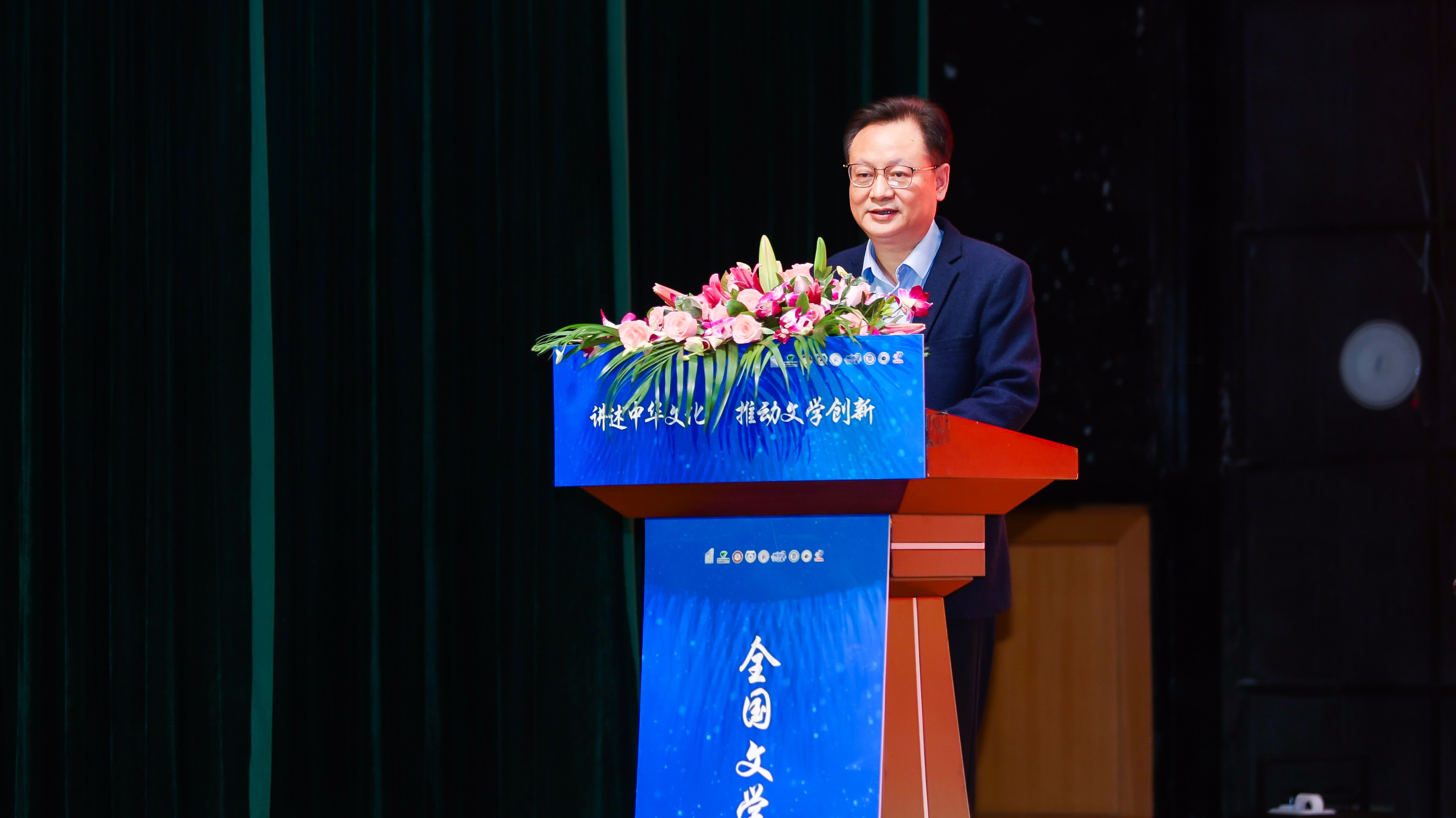 深圳市商品交易市場(chǎng)聯(lián)合會(huì )執行會(huì )長(cháng)劉鴻強致辭中